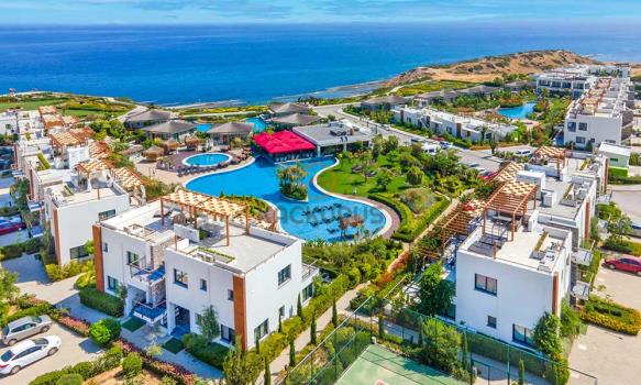 Kıbrıs Girne Esentepe'de Denize Sıfır Tatil Konseptinde Lüks Villa Ve Daireler